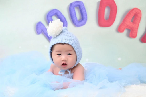 宜城宝宝咬手指甲怎么回事 宜城宝宝咬手指甲怎么回事